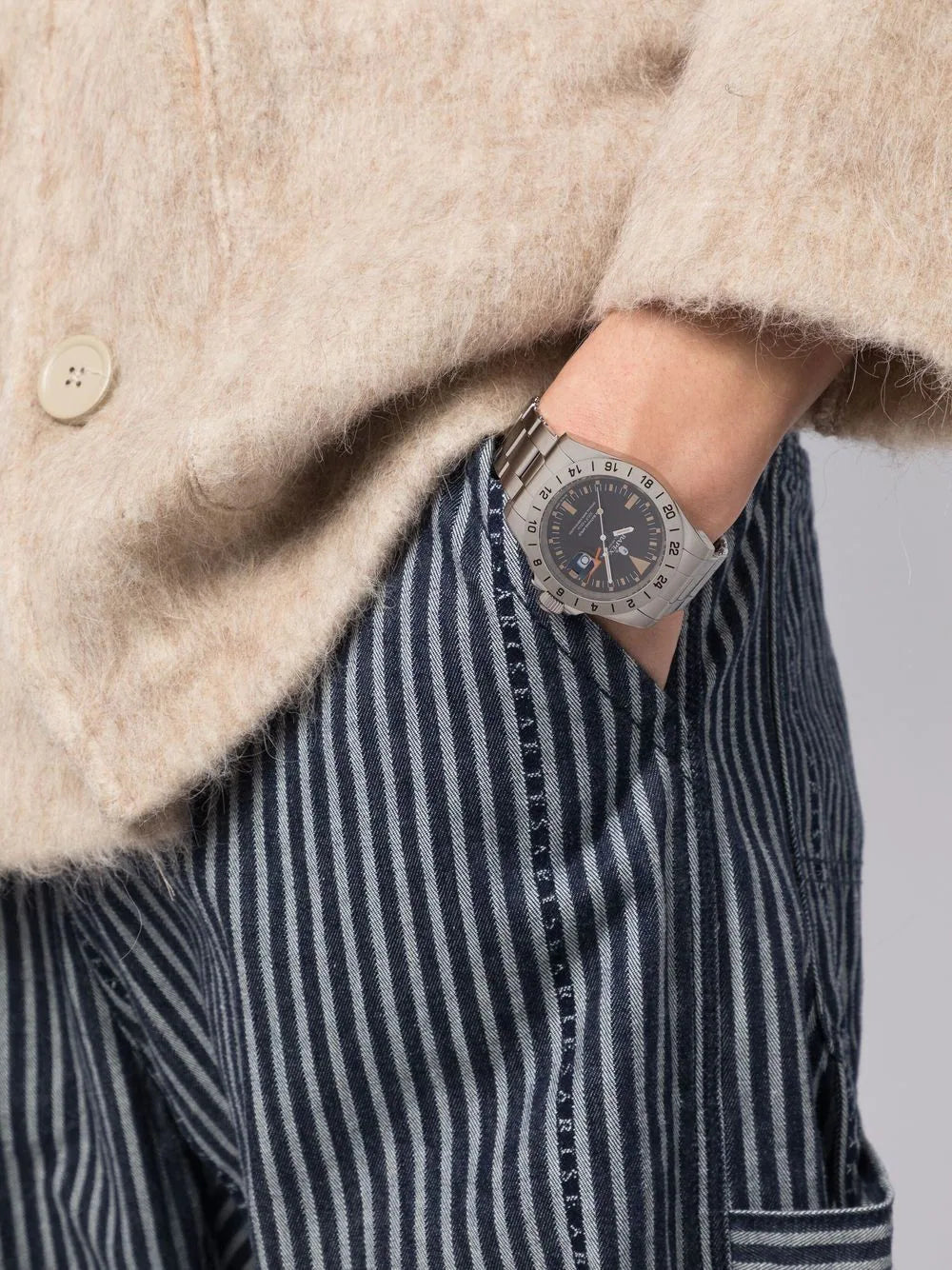 A BATHING APE® Type 8 BAPEX® 44mm