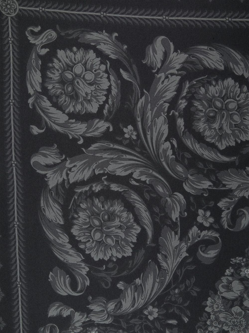Versace  Barocco-print silk scarf