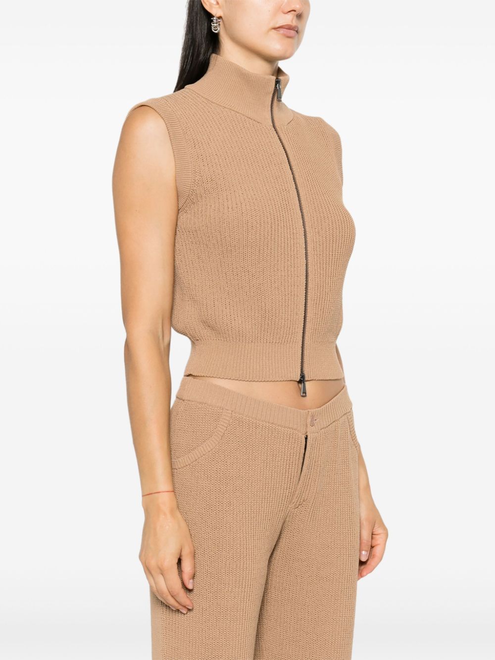 Aya Muse  Aries vest