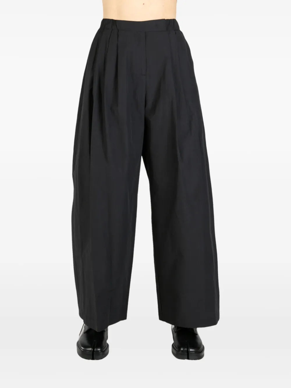 Amomento pleat-detail trousers