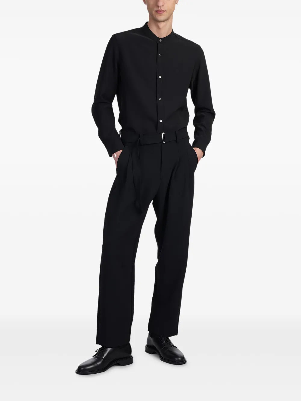 Attachment collarless shirt