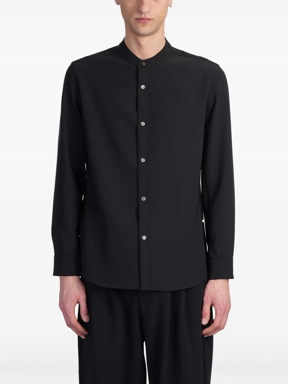 Attachment  collarless shirt