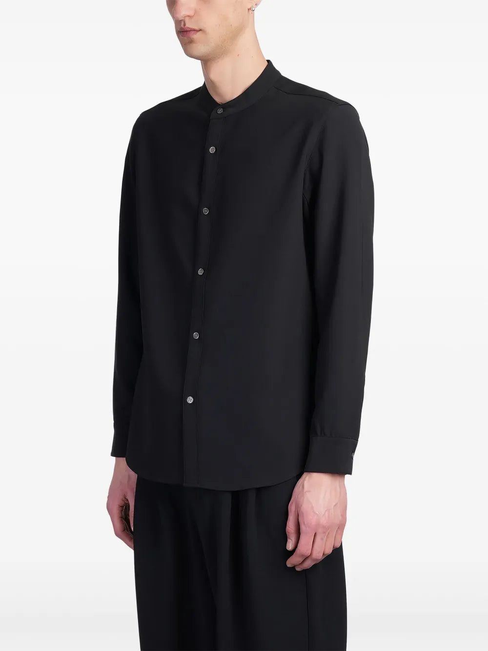 Attachment collarless shirt
