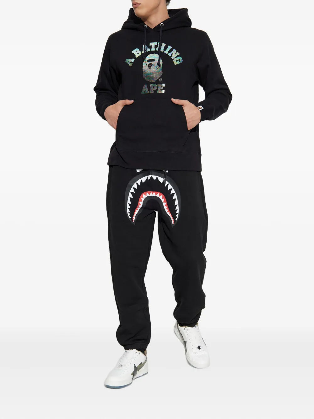 A BATHING APE® logo-print hoodie - Image 2