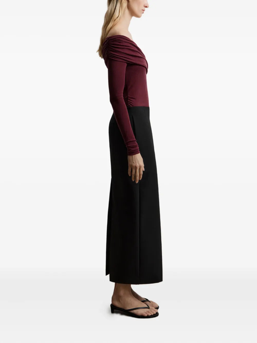 12 STOREEZ  off-shoulder top