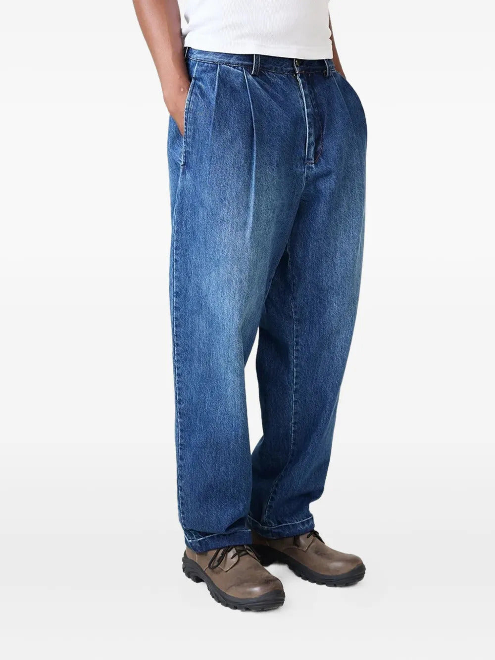 Carter Young  washed pleated jeans