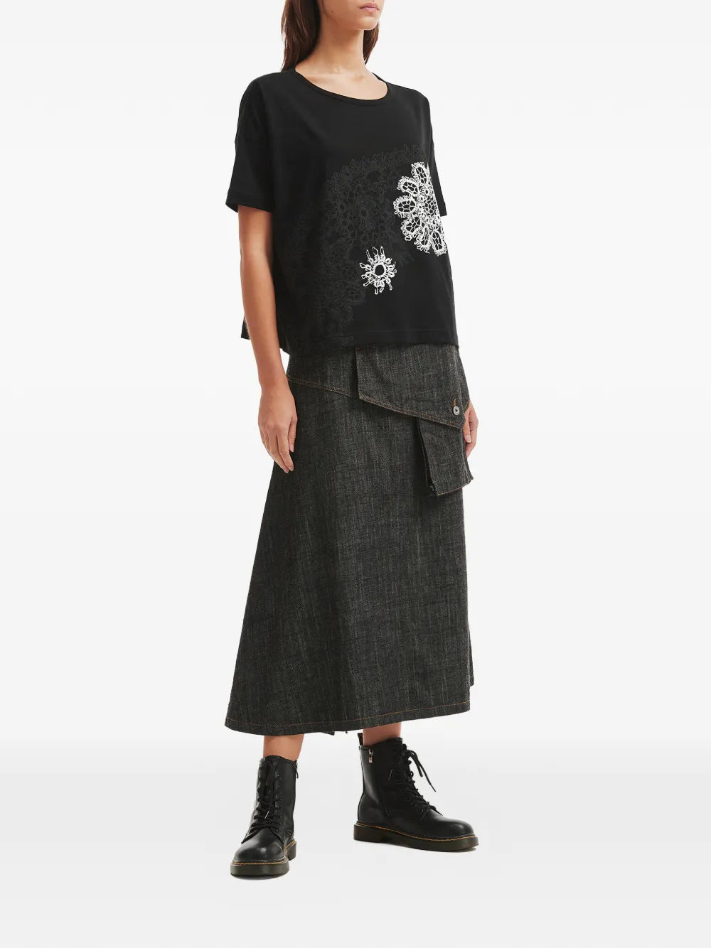 Y's  crochet-flower T-shirt