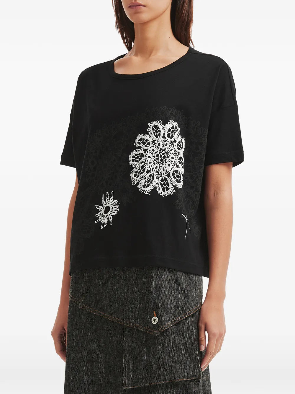 Y's  crochet-flower T-shirt
