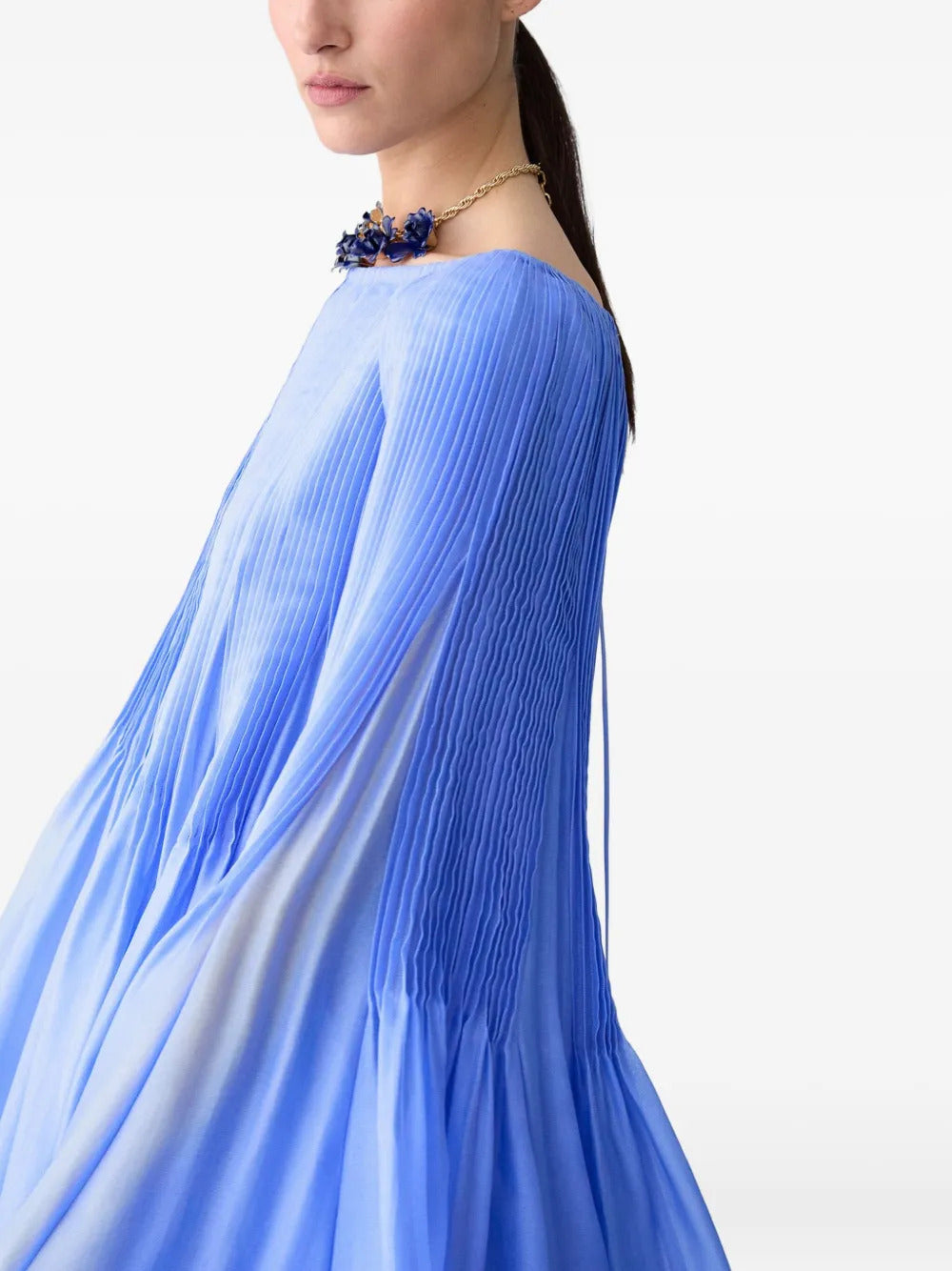 Carolina Herrera  pleated cape gown