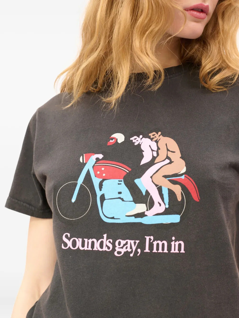 CARNE BOLLENTE  sounds gay graphic t-shirt