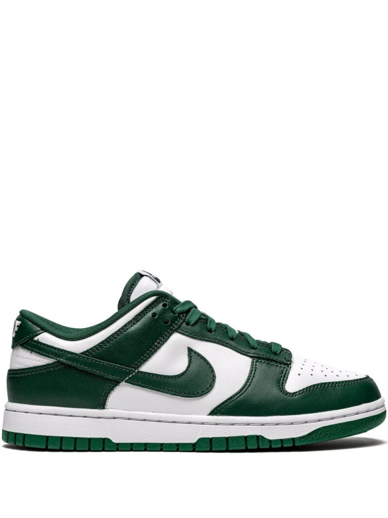 Nike Dunk Low sneakers