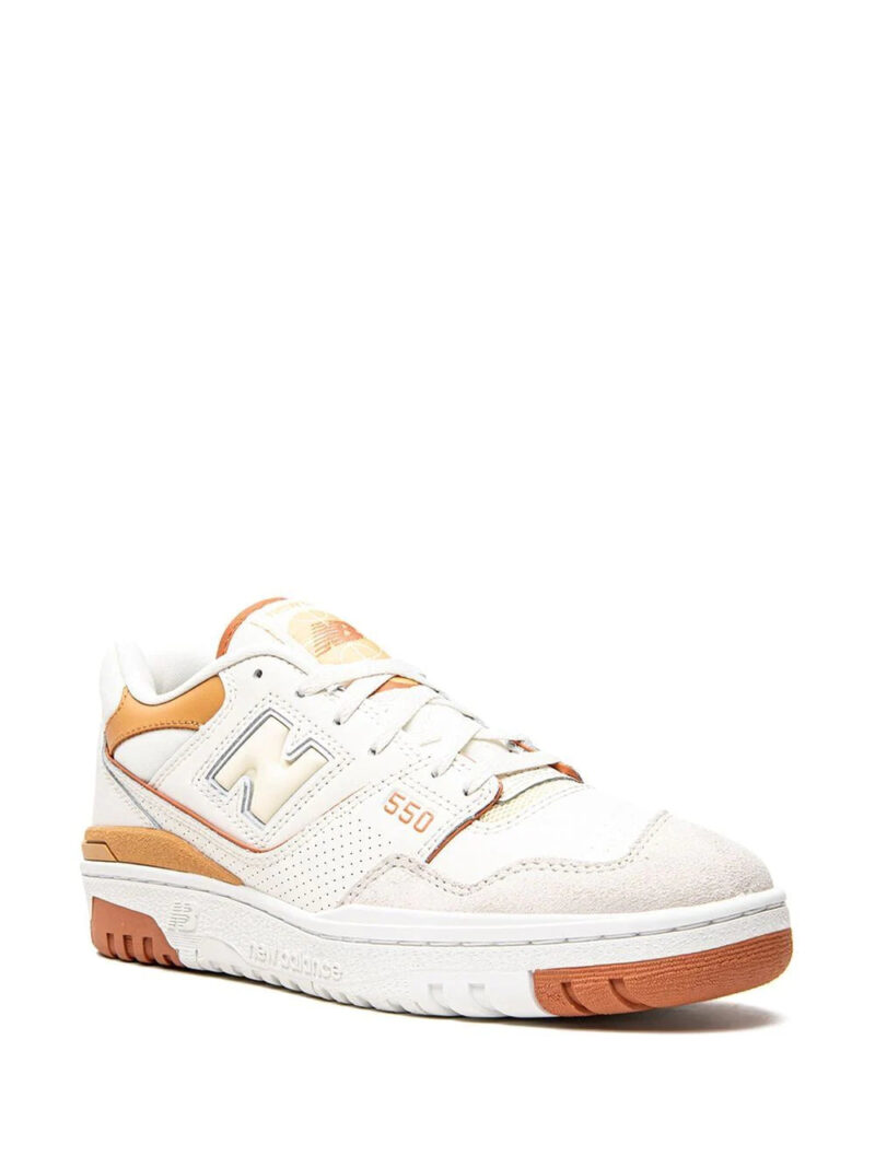 New Balance embossed-logo low-top sneakers