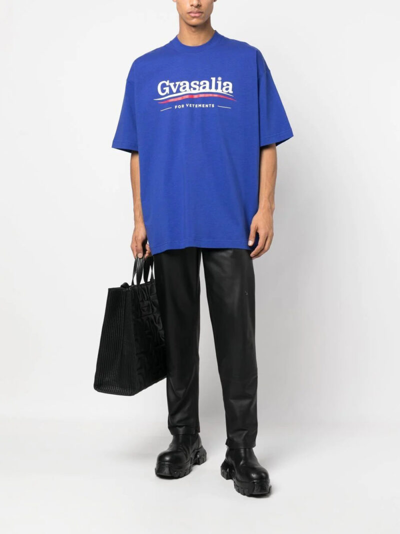 VETEMENTS  logo-print short-sleeved T-shirt