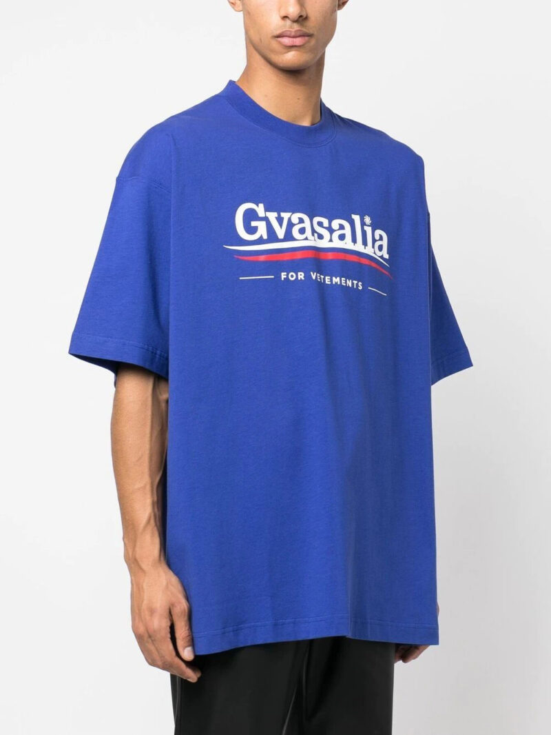 VETEMENTS  logo-print short-sleeved T-shirt