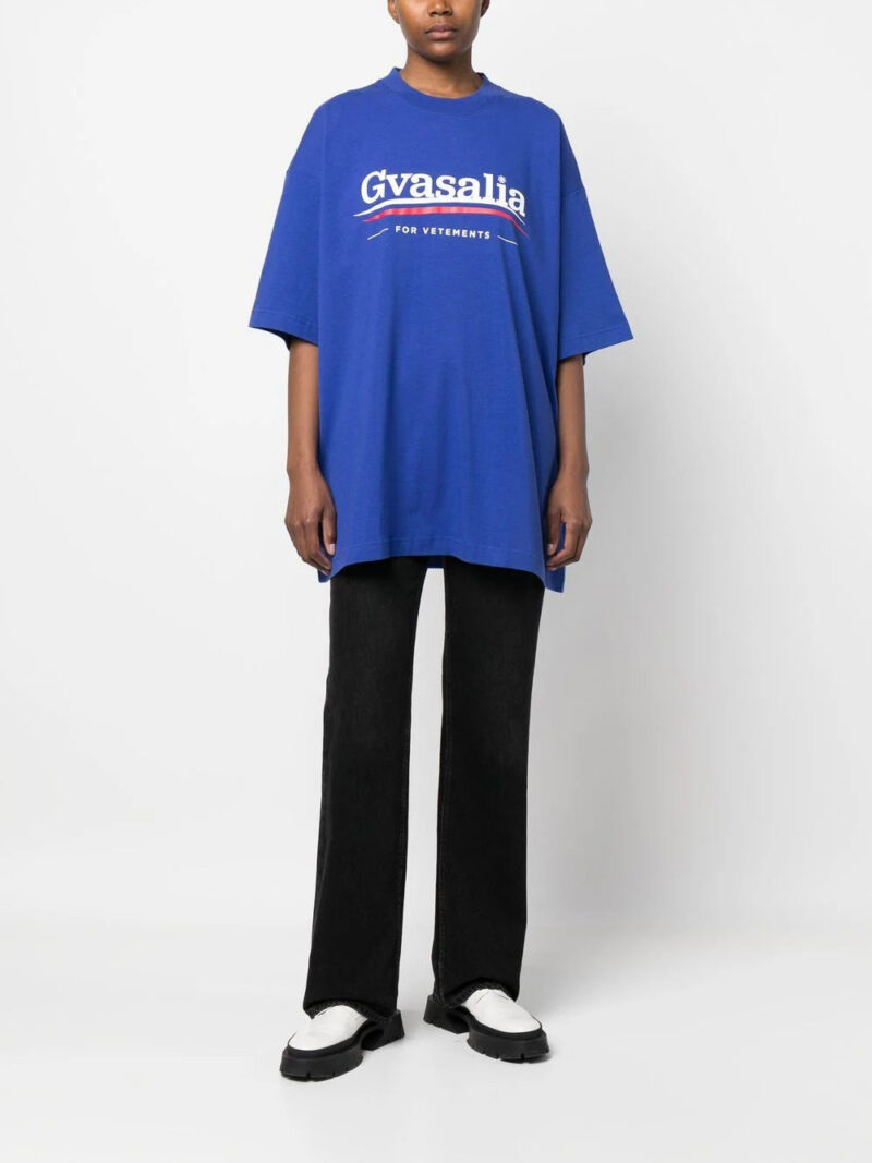VETEMENTS  logo-print short-sleeved T-shirt