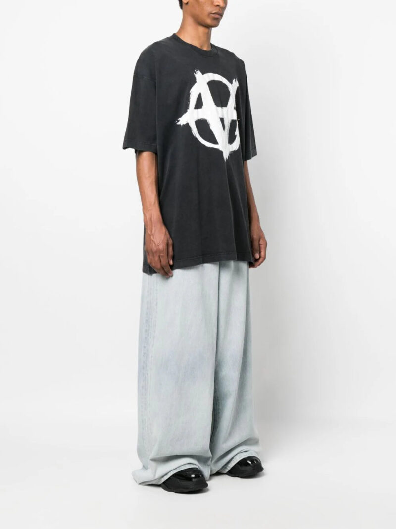 VETEMENTS reverse anarchy-print T-shirt