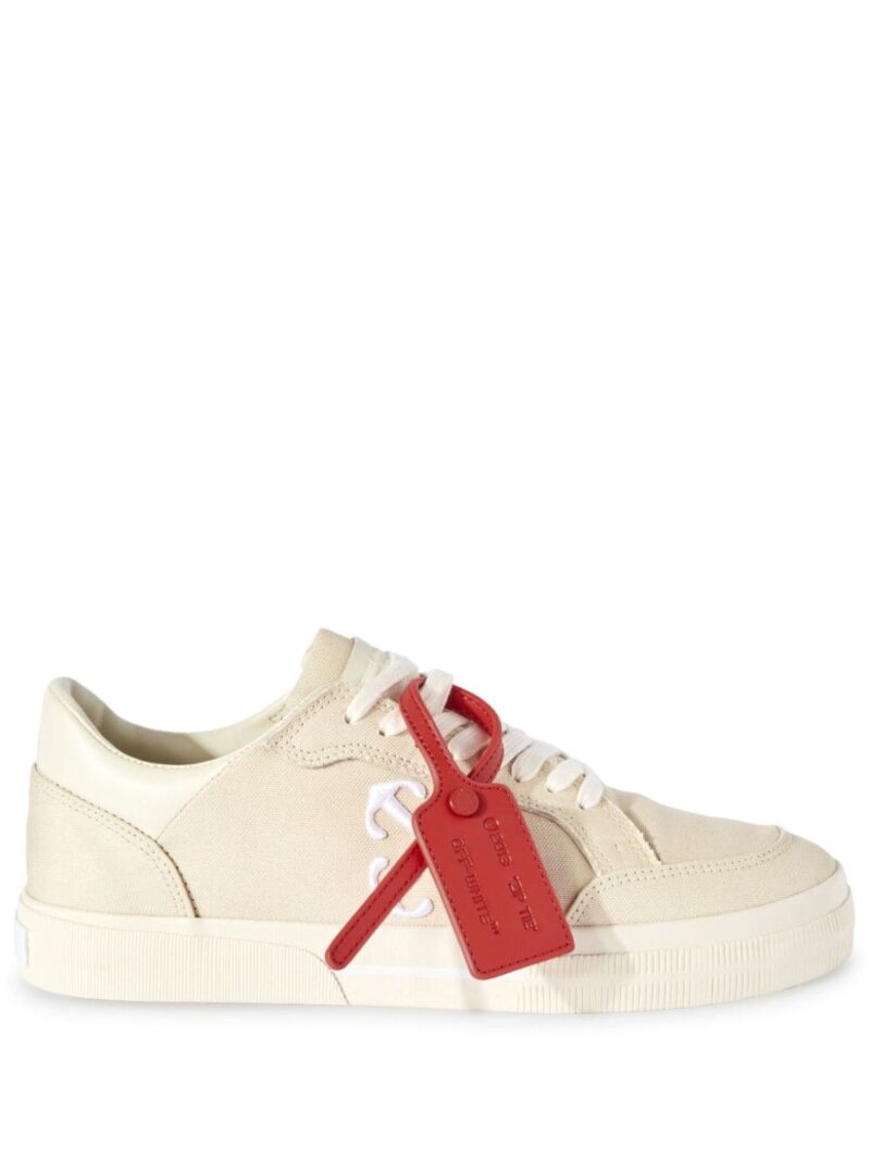 Vulcanized contrasting-tag canvas sneakers