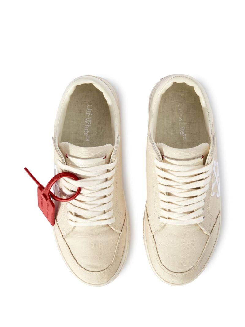 Vulcanized contrasting-tag canvas sneakers