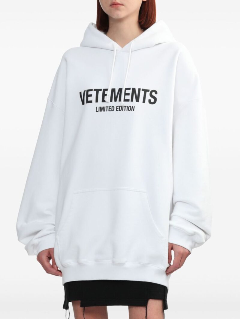 VETEMENTS  logo-print hoodie