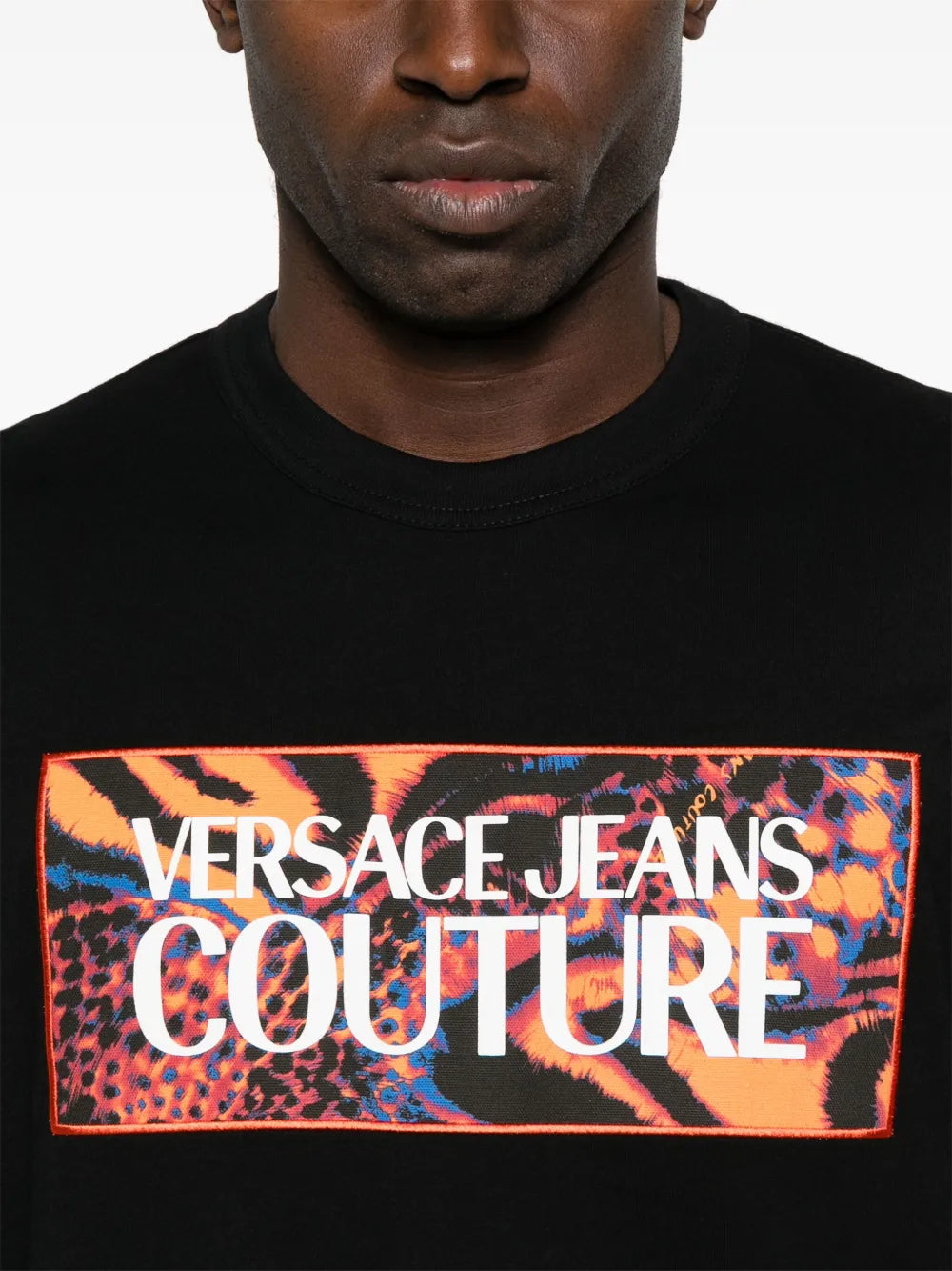 Versace Jeans Couture logo-patch T-shirt - Image 4
