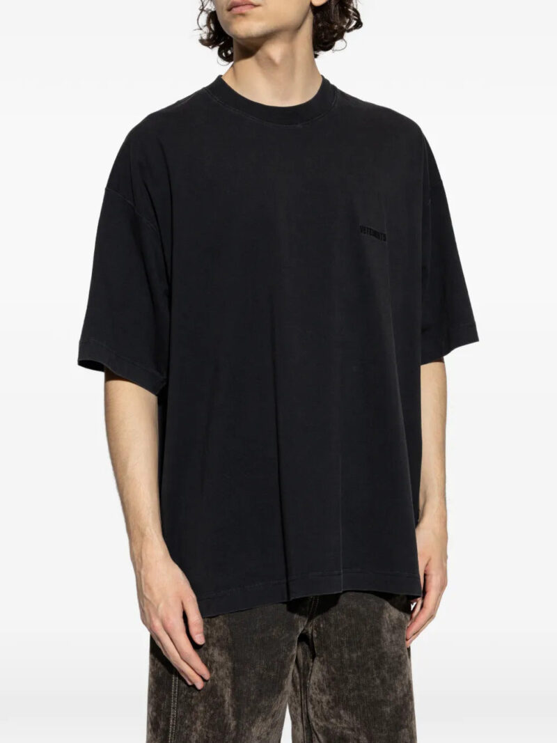 VETEMENTS  embroidered-logo T-shirt