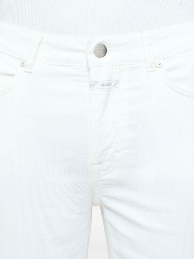 Closed  Milo jeans