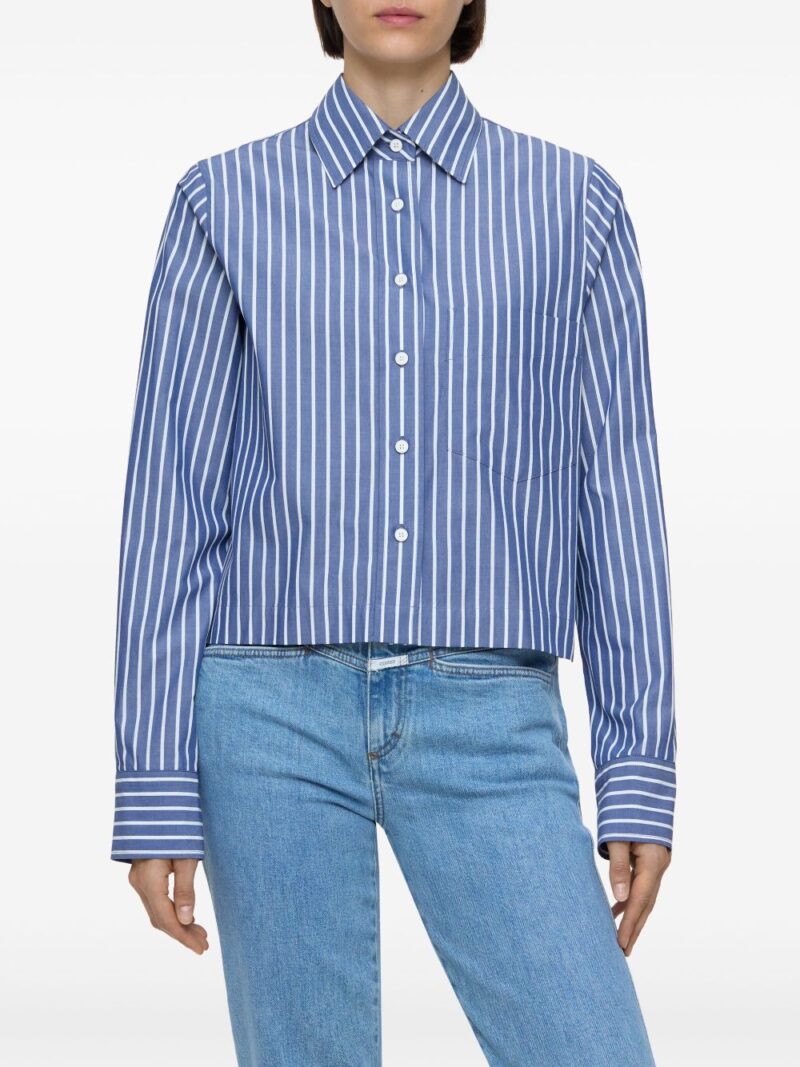 Closed  striped shirt