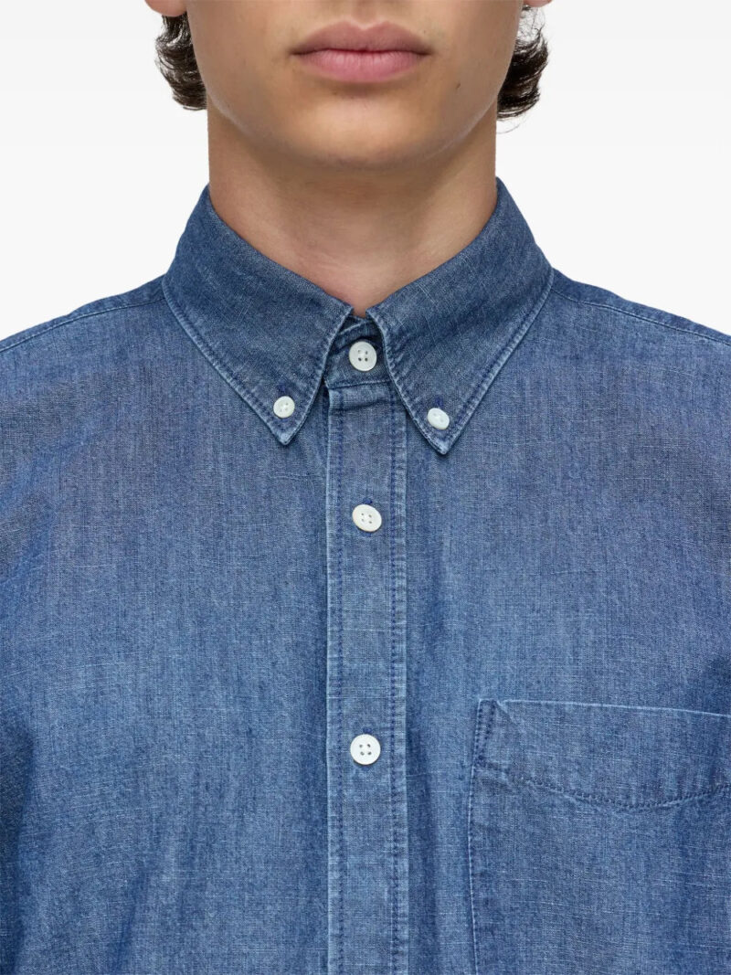 Closed button-up shirt