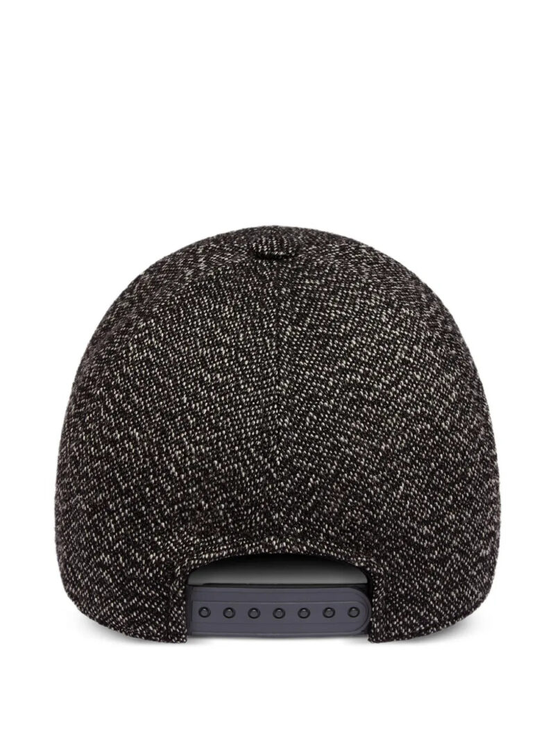 Courrèges  Caviar cap