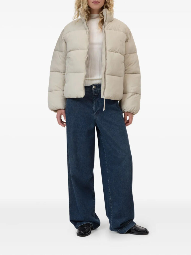 Closed  puffer jacket