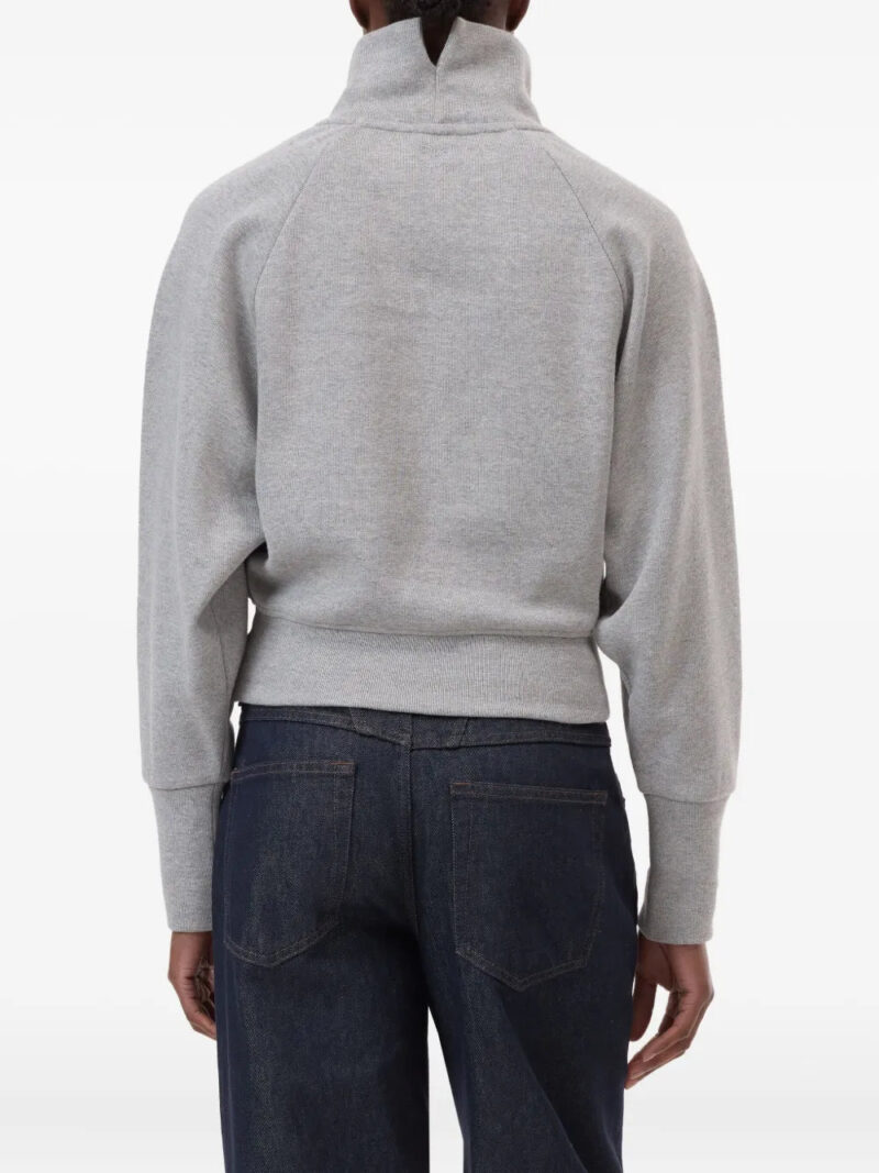 Closed  high-neck sweatshirt