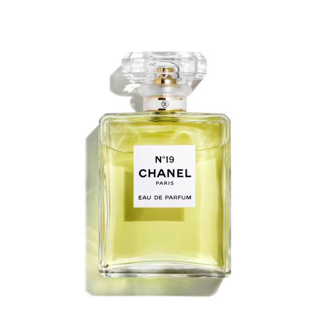 CHANEL  N°19 EAU DE PARFUM SPRAY